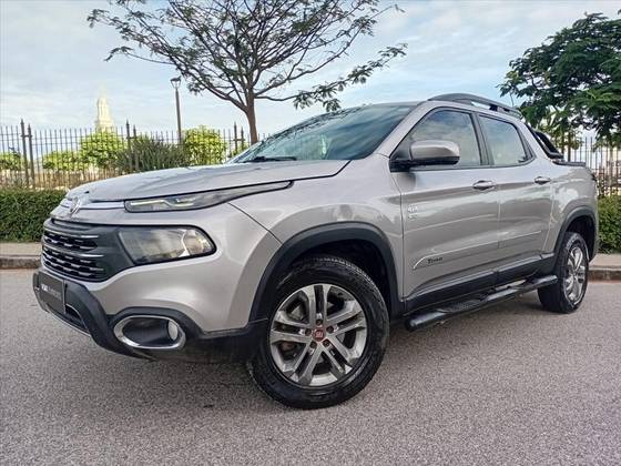 FIAT TORO 2.0 16V TURBO DIESEL FREEDOM 4WD AT9 FIAT TORO 2.0 16V TURBO DIESEL FREEDOM 4WD AT9